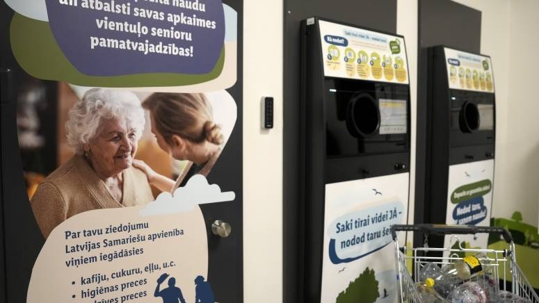 Lidl taromātos ziedotais depozīts palīdz vientuļiem senioriem vietējās kopienās. Ik mēnesi tiek ziedoti ~EUR 3000.